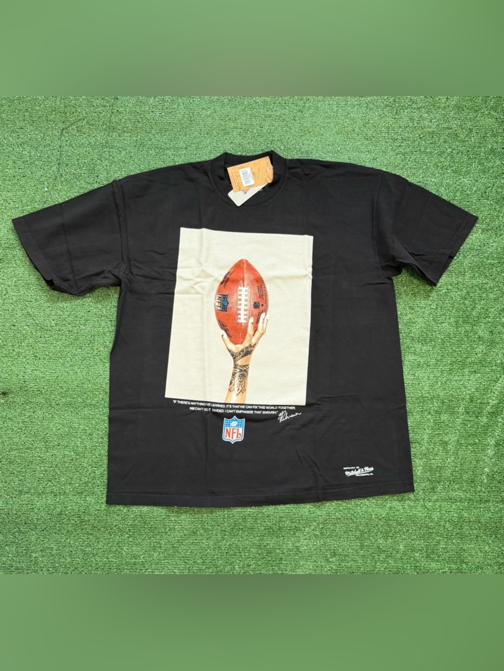 Rihanna FENTY for Mitchell & Ness Black Super Bowl LVII T-Shirt Large Defect